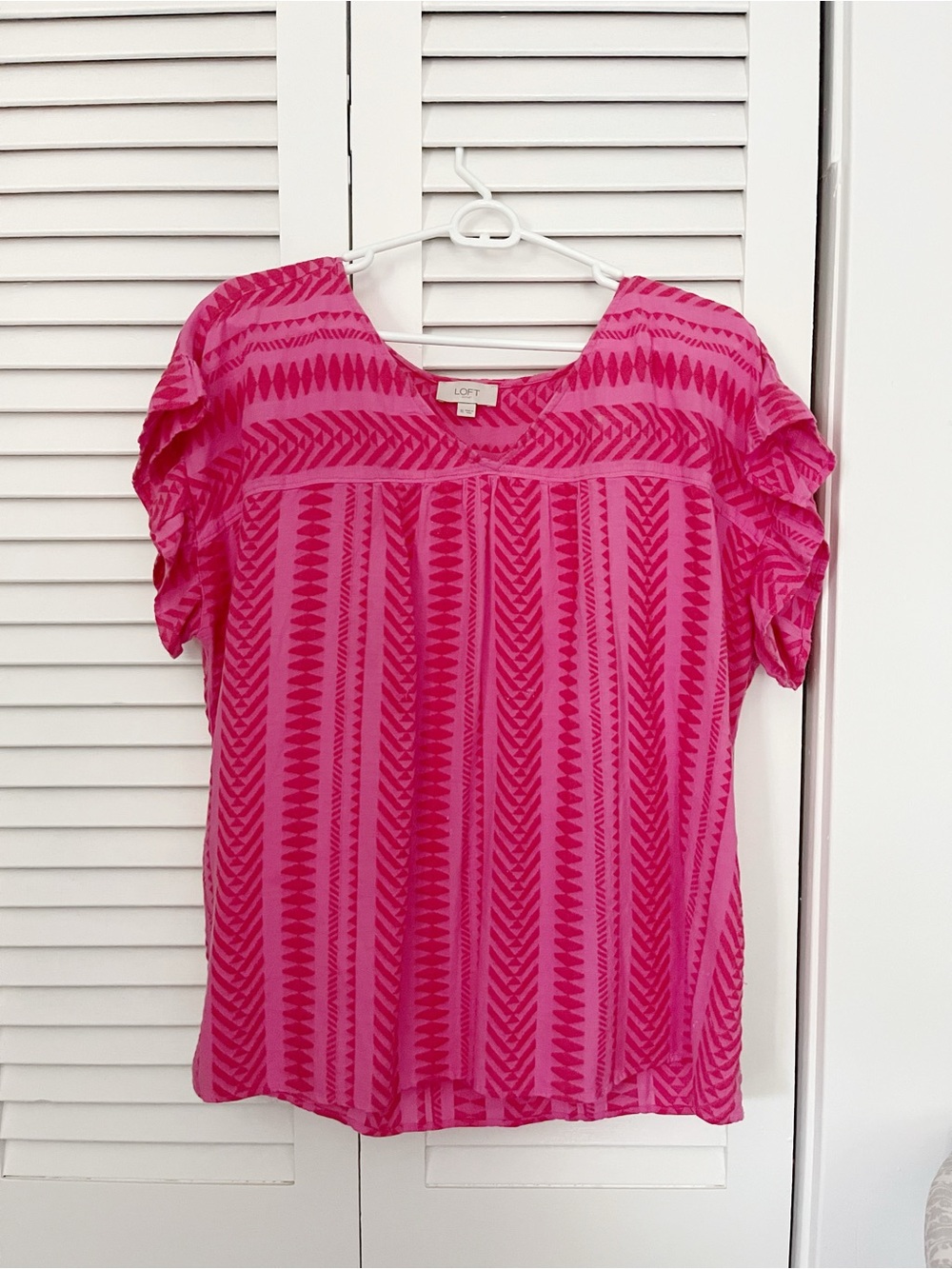 Loft bright pink patterned short sleeve top XL